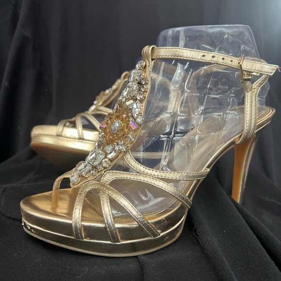 Shoes - Picture 5 of 7